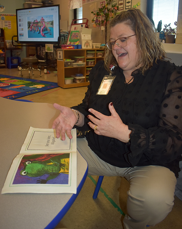 See you later, alligator! Woodbury Elementary teacher’s children’s book continues to resonate with students